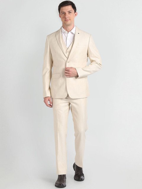 Arrow Tailored-Fit Single-Breasted Three-Piece Formal Suit