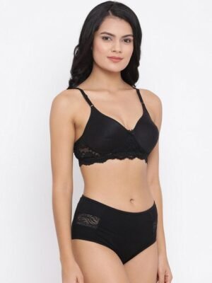 clovia-women-black-solid-lingerie-set-combbp91132b-1.jpg