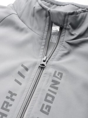 hrx-by-hrithik-roshan-rapid-dry-running-jacket-10.jpg