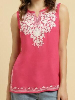 qazmi-floral-embroidered-kashmiri-sleeveless-kurti-1.jpg