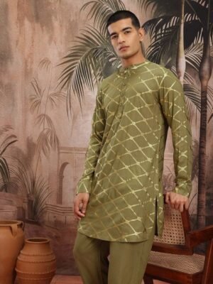 Sangria Geometric Foil Print Band Collar Kurta with Solid Trousers