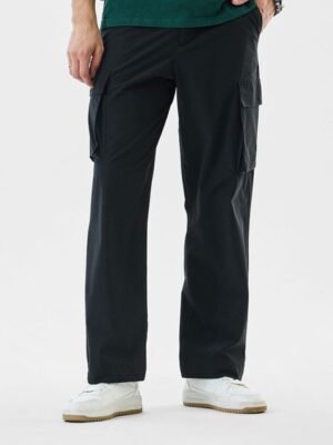 Snitch Men Black Mid-Rise Regular Fit Cargo Pants