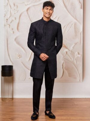 VASTRAMAY Men Mandarin Collar Neck Sherwani Set